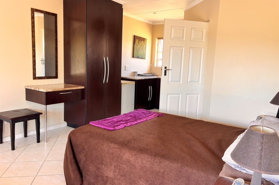 5 Bedroom Property for Sale in East London Rural Eastern Cape